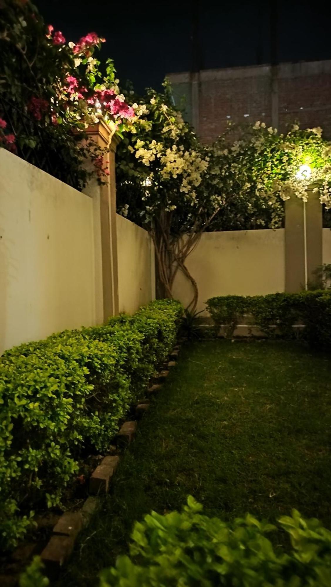 Shree Nanda Guest House Bénarès Extérieur photo